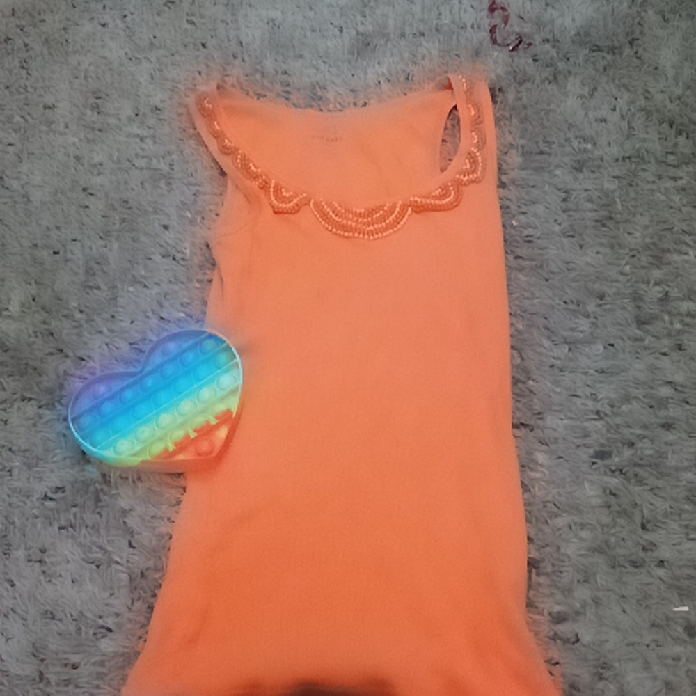 Tank top (with pop it❤️)